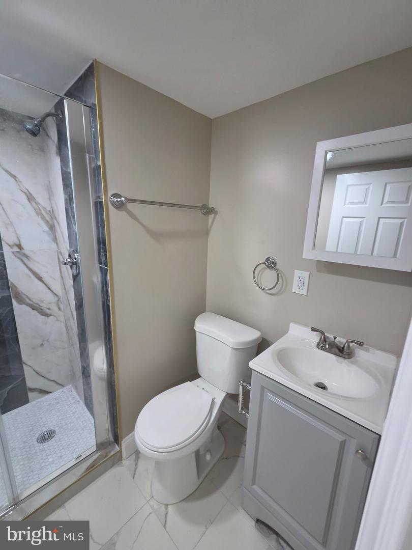 3848 Bennington St Property Photo 30