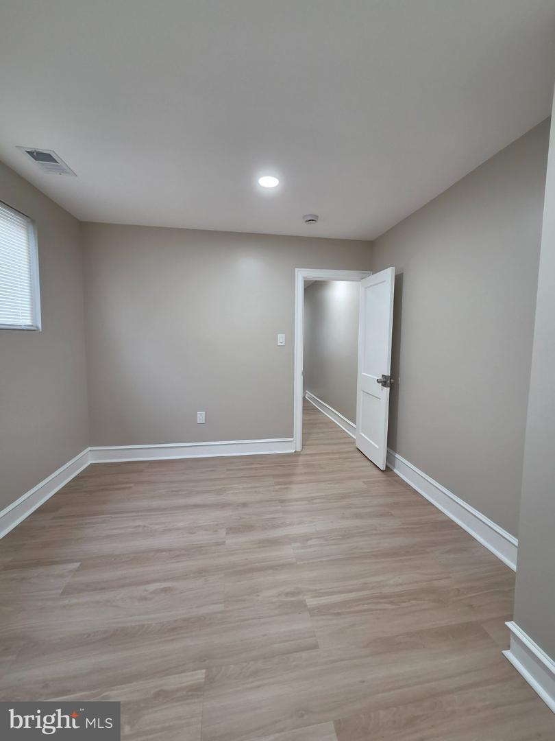 3848 Bennington St Property Photo 42