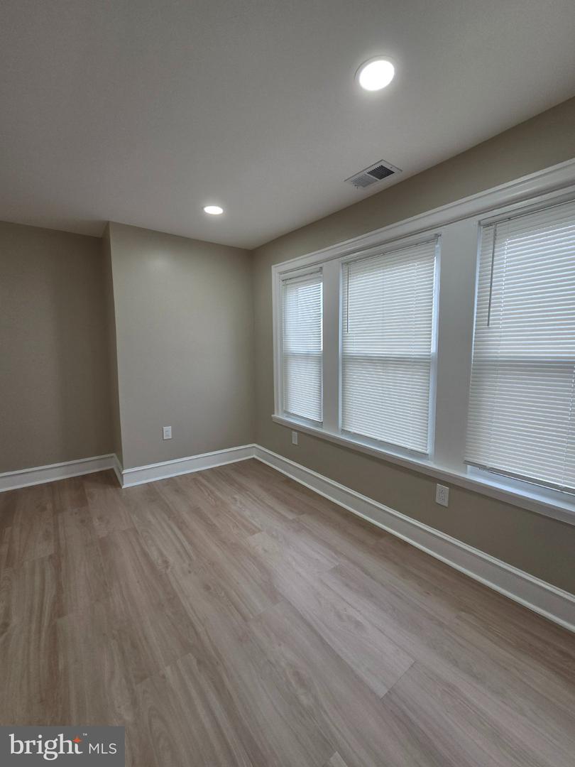 3848 Bennington St Property Photo 55