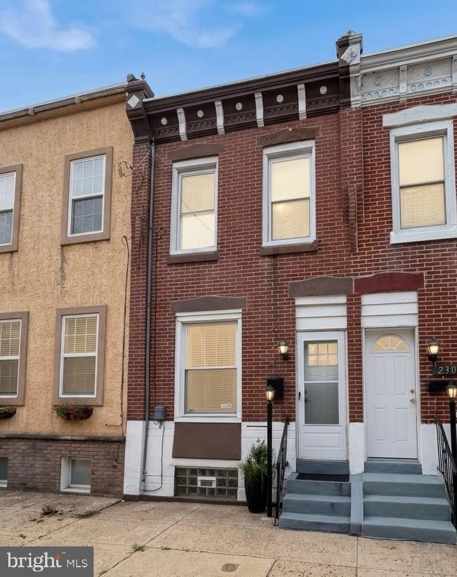 2304 E Albert St Property Photo 2