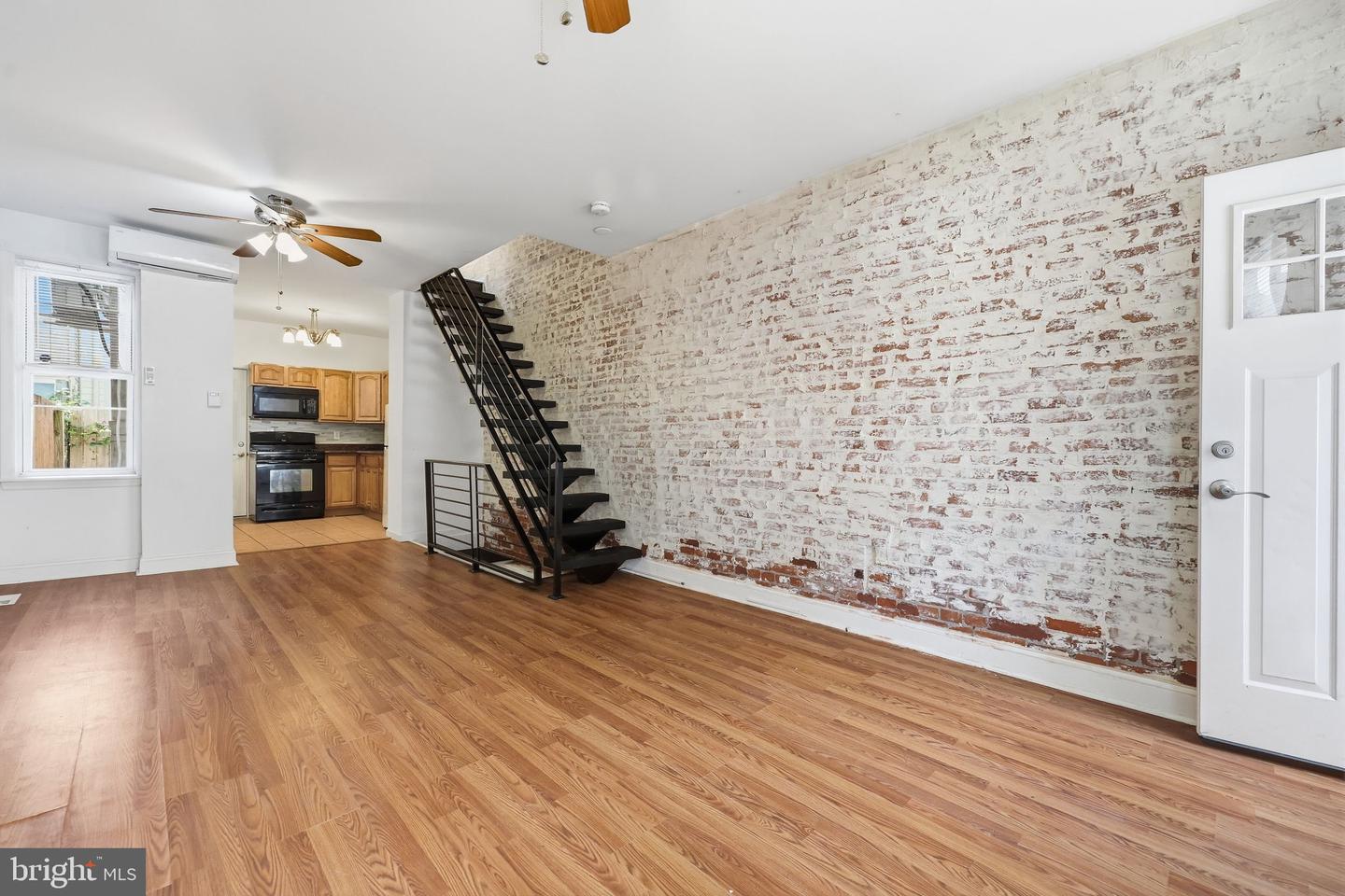 2304 E Albert St Property Photo 10