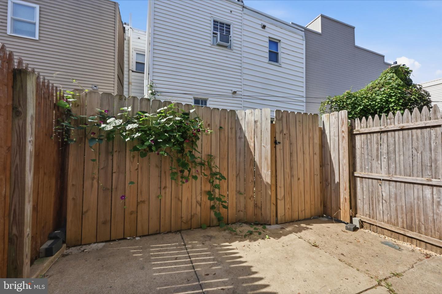 2304 E Albert St Property Photo 27