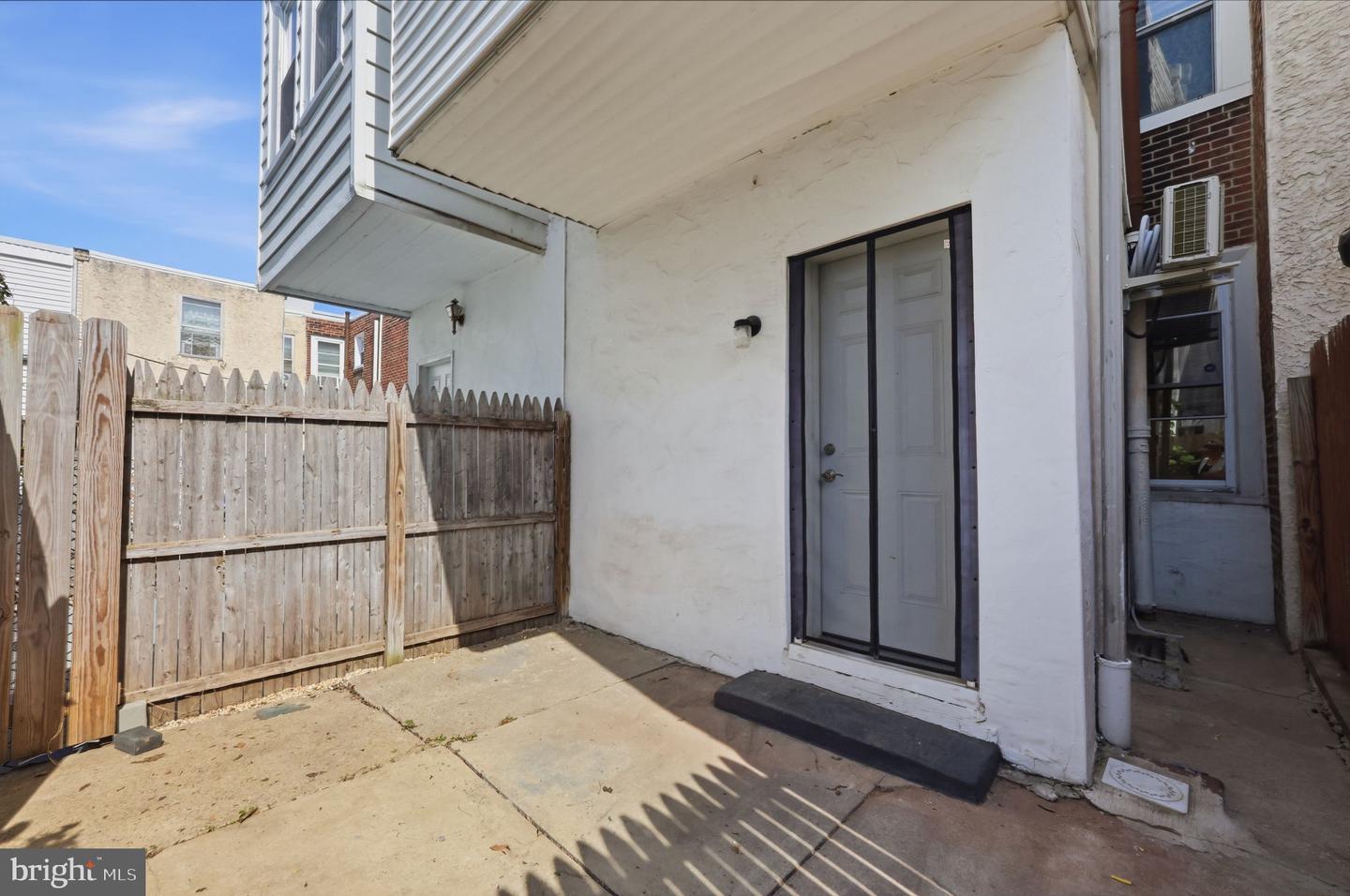 2304 E Albert St Property Photo 28