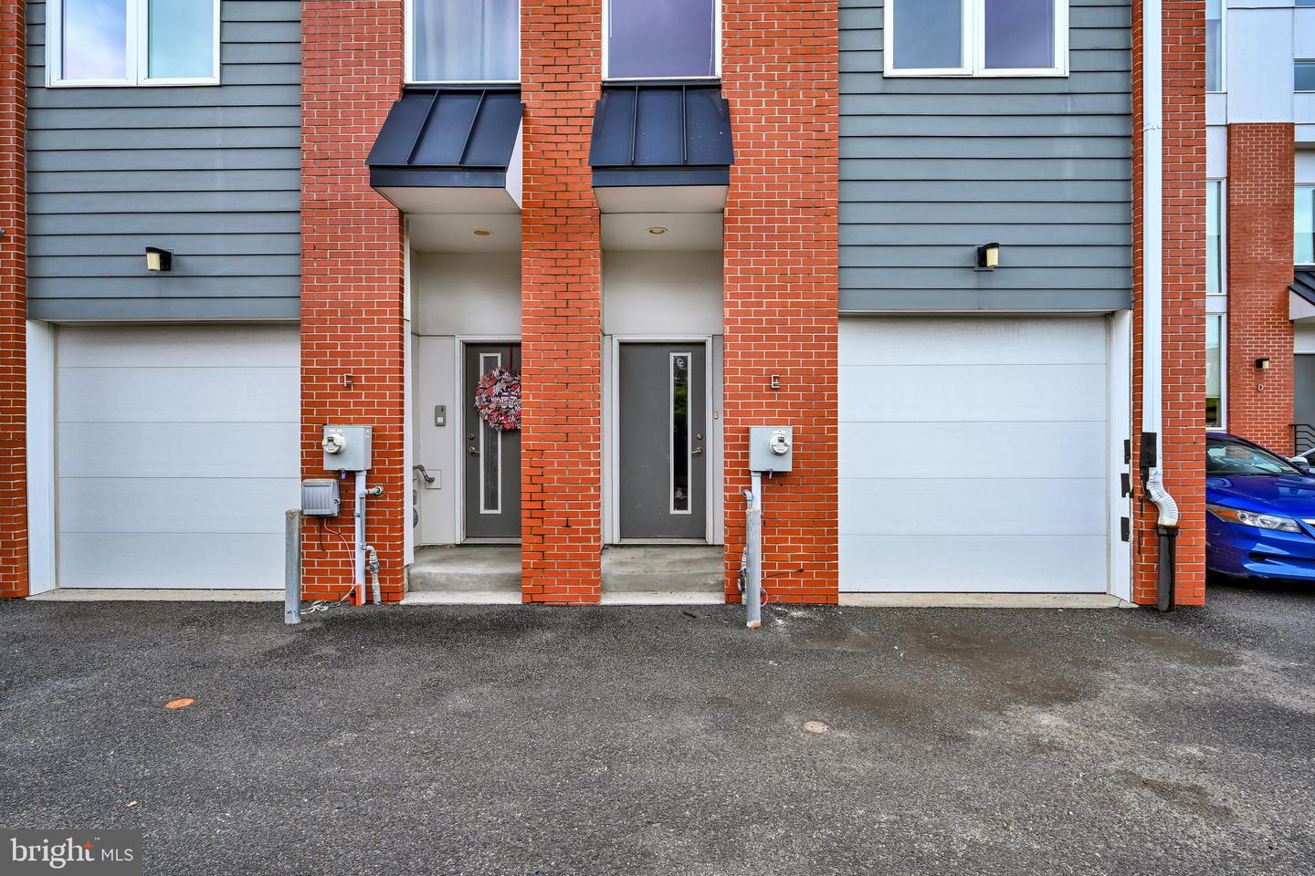 2517 E Cambria St #e Property Photo 3