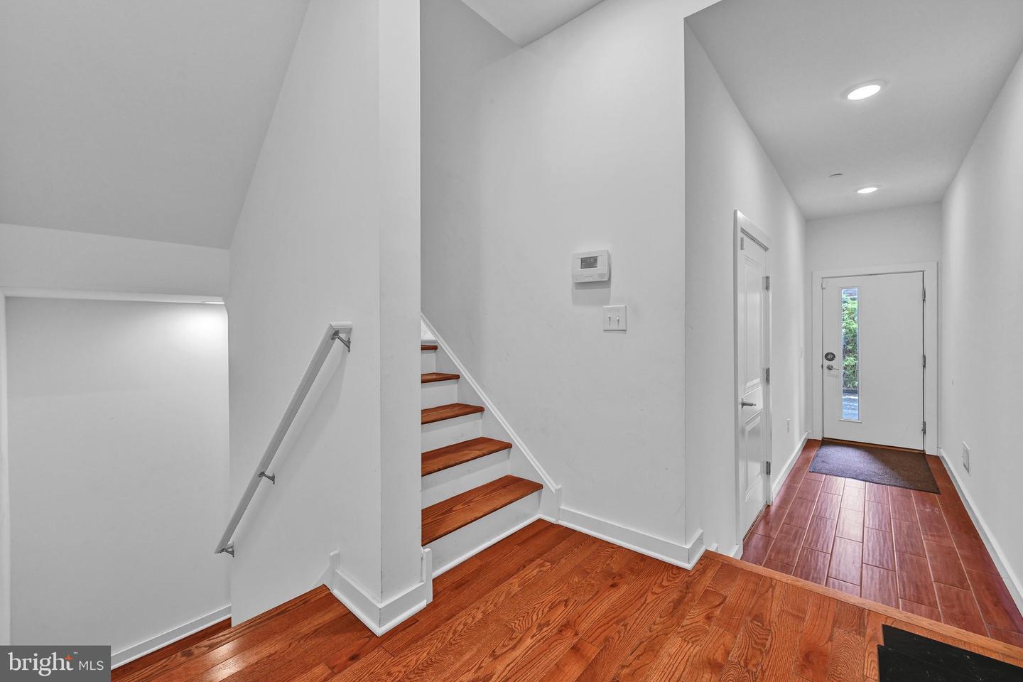 2517 E Cambria St #e Property Photo 5