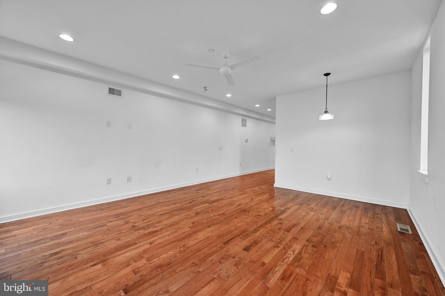 2517 E Cambria St #e Property Photo 9