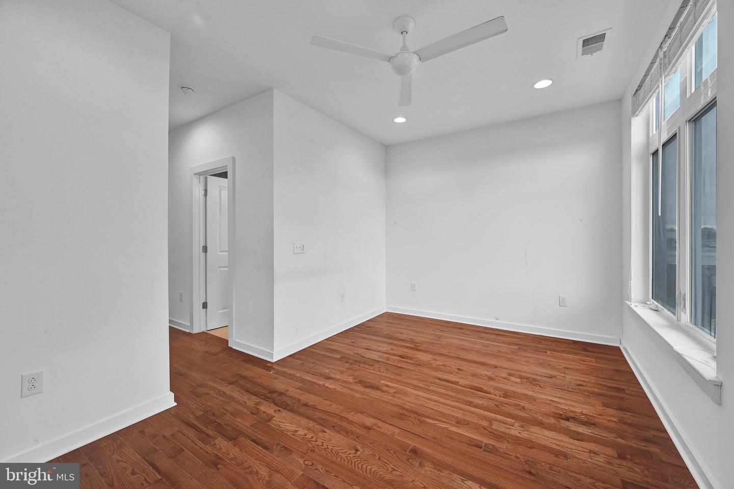 2517 E Cambria St #e Property Photo 18