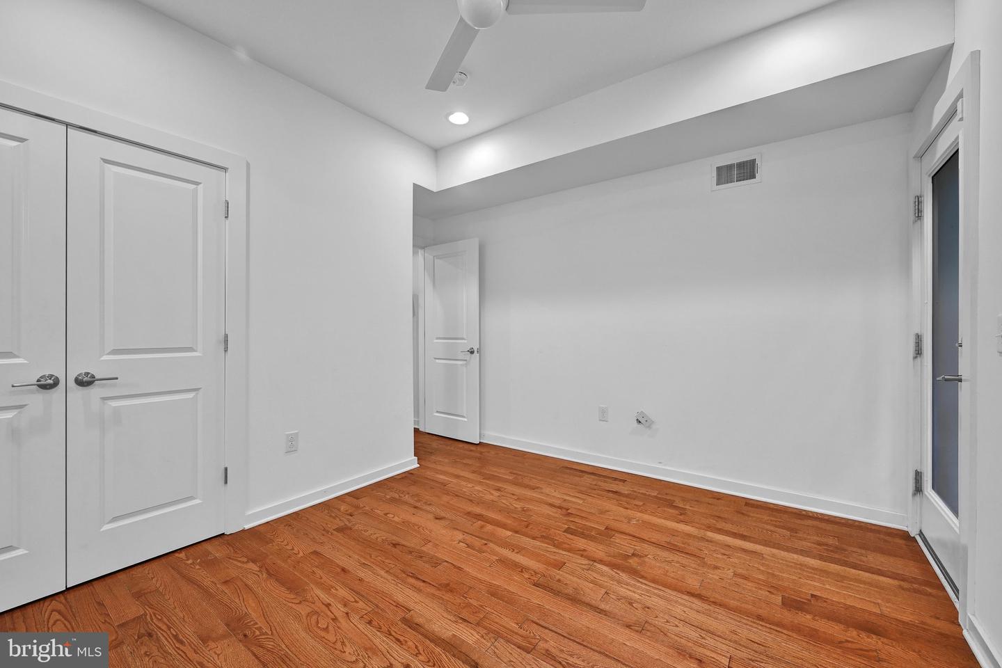 2517 E Cambria St #e Property Photo 24