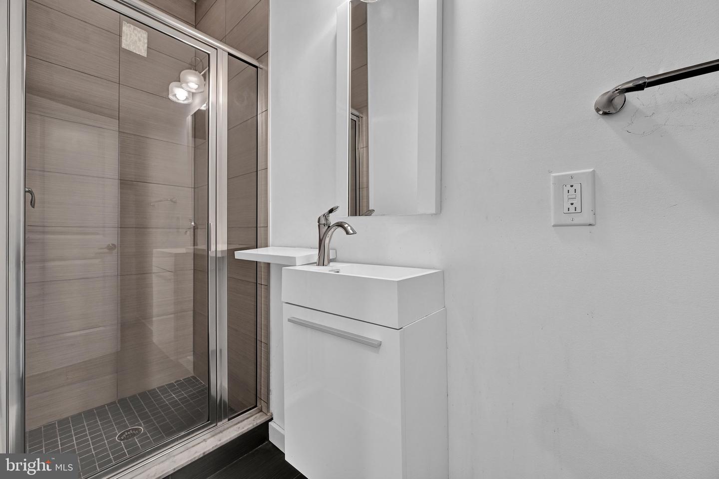 2517 E Cambria St #e Property Photo 25