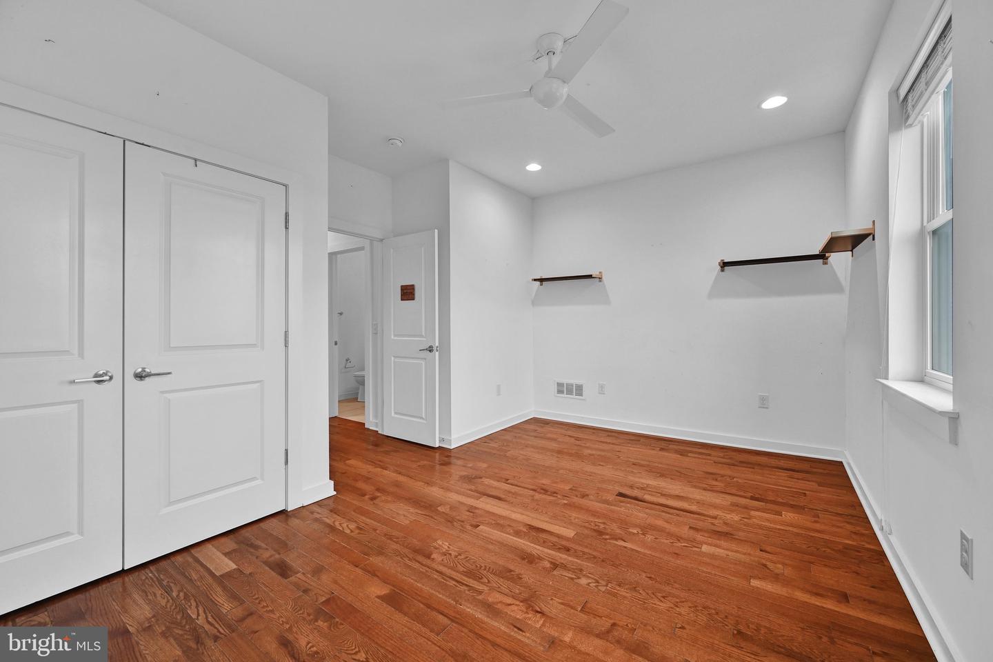2517 E Cambria St #e Property Photo 28