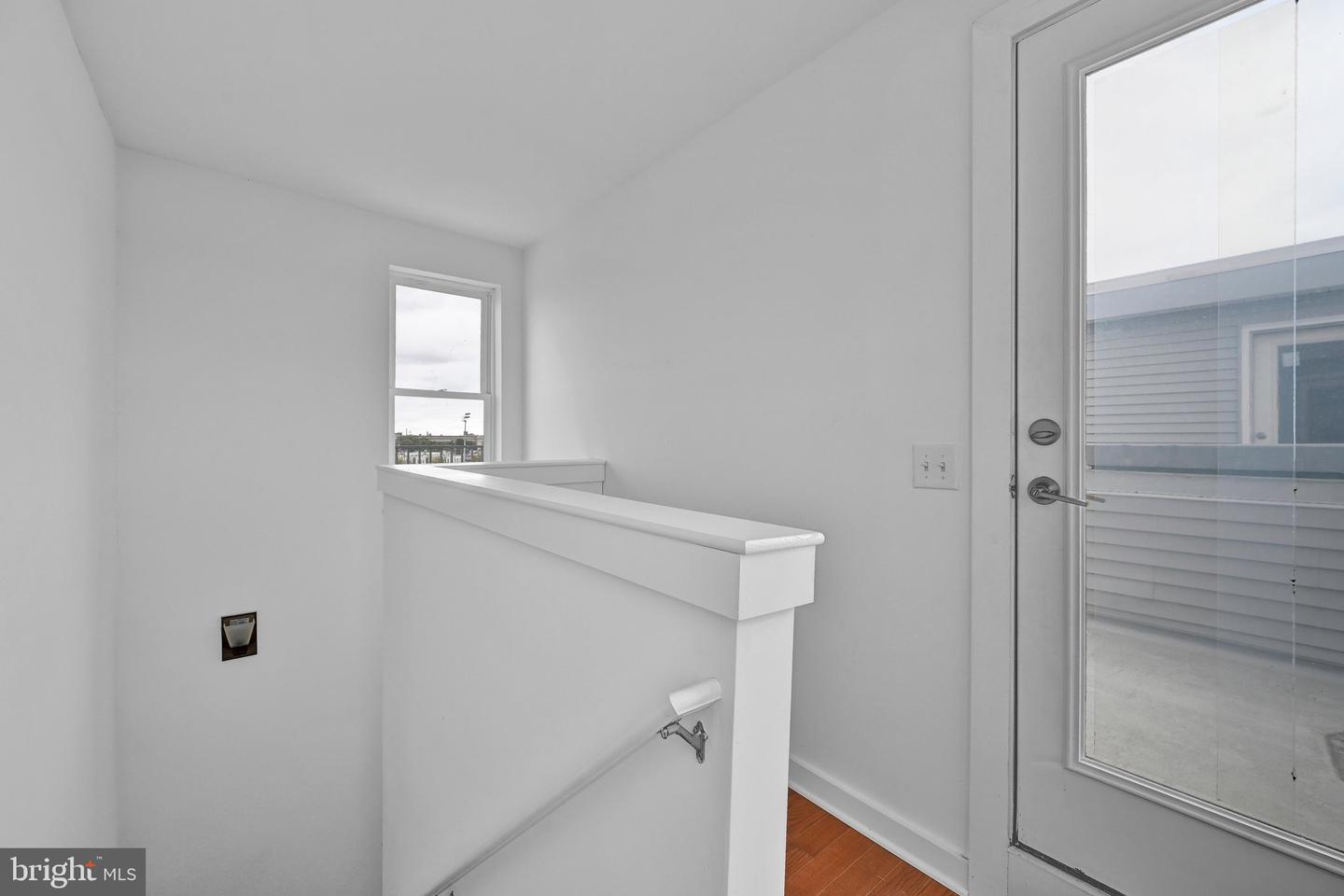 2517 E Cambria St #e Property Photo 32