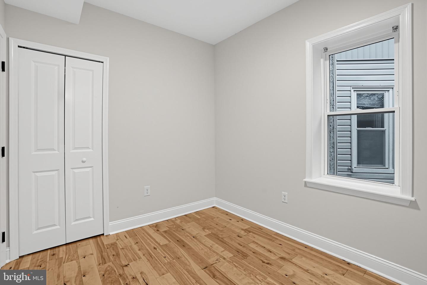 5221 Walnut St Property Photo 3