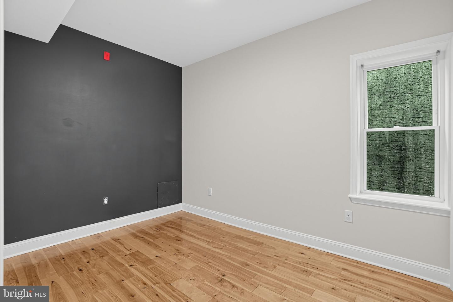 5221 Walnut St Property Photo 5
