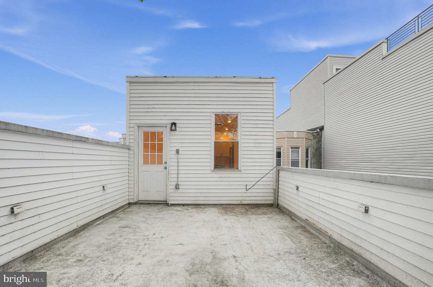 5221 Walnut St Property Photo 6