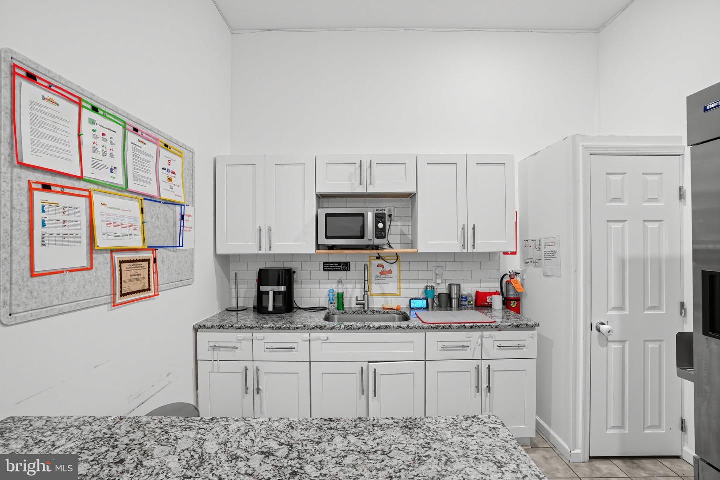 5221 Walnut St Property Photo 14