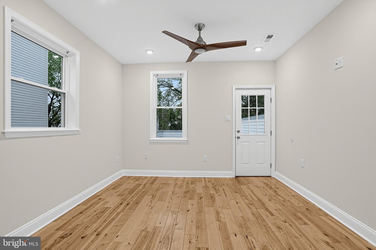 5221 Walnut St Property Photo 27