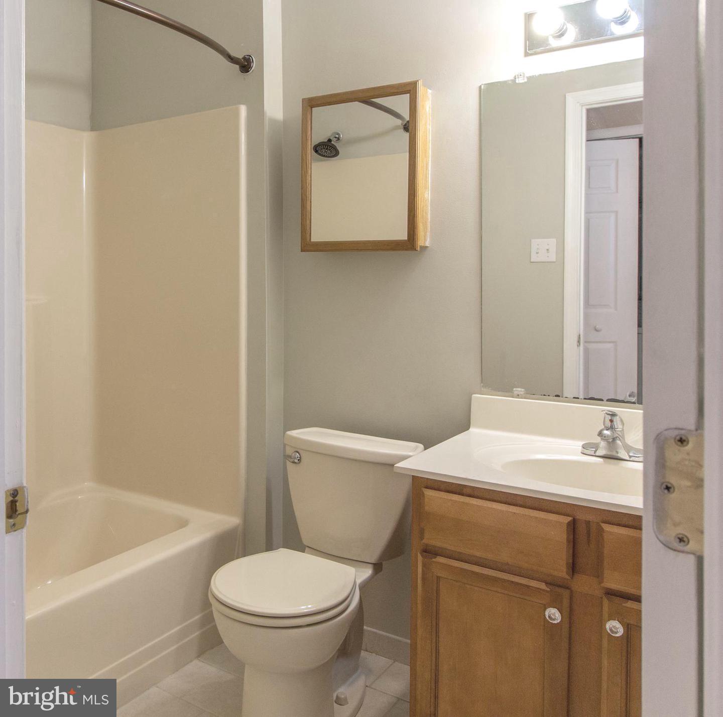9228-38 Blue Grass Rd #37 Property Photo 4