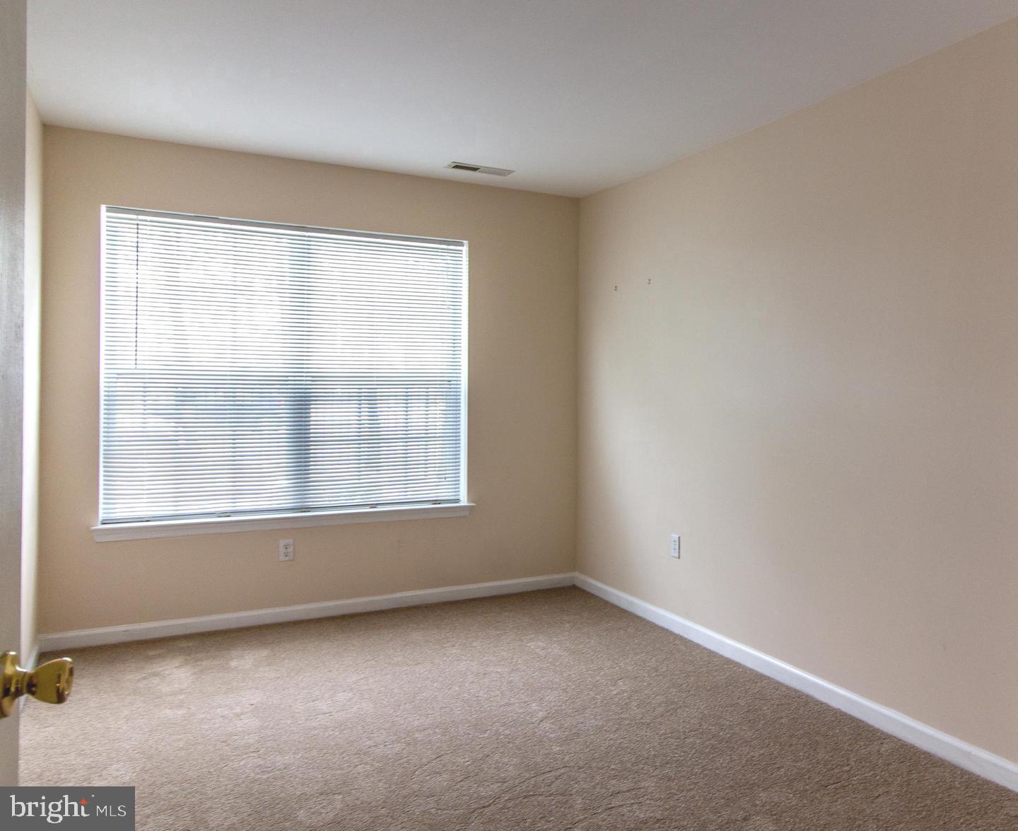 9228-38 Blue Grass Rd #37 Property Photo 5