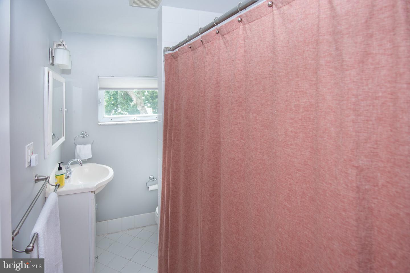 622 Emerson St Property Photo 27