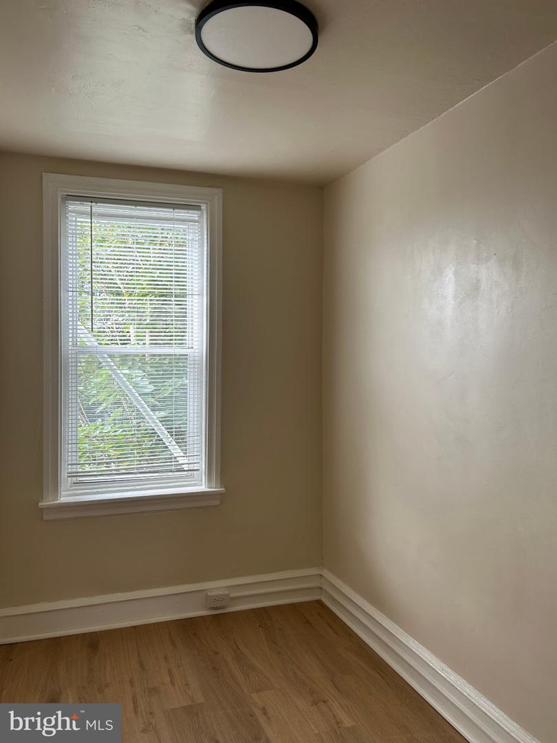 1130 S Peach St Property Photo 10
