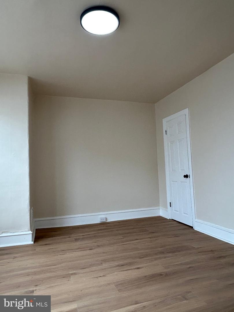 1130 S Peach St Property Photo 11