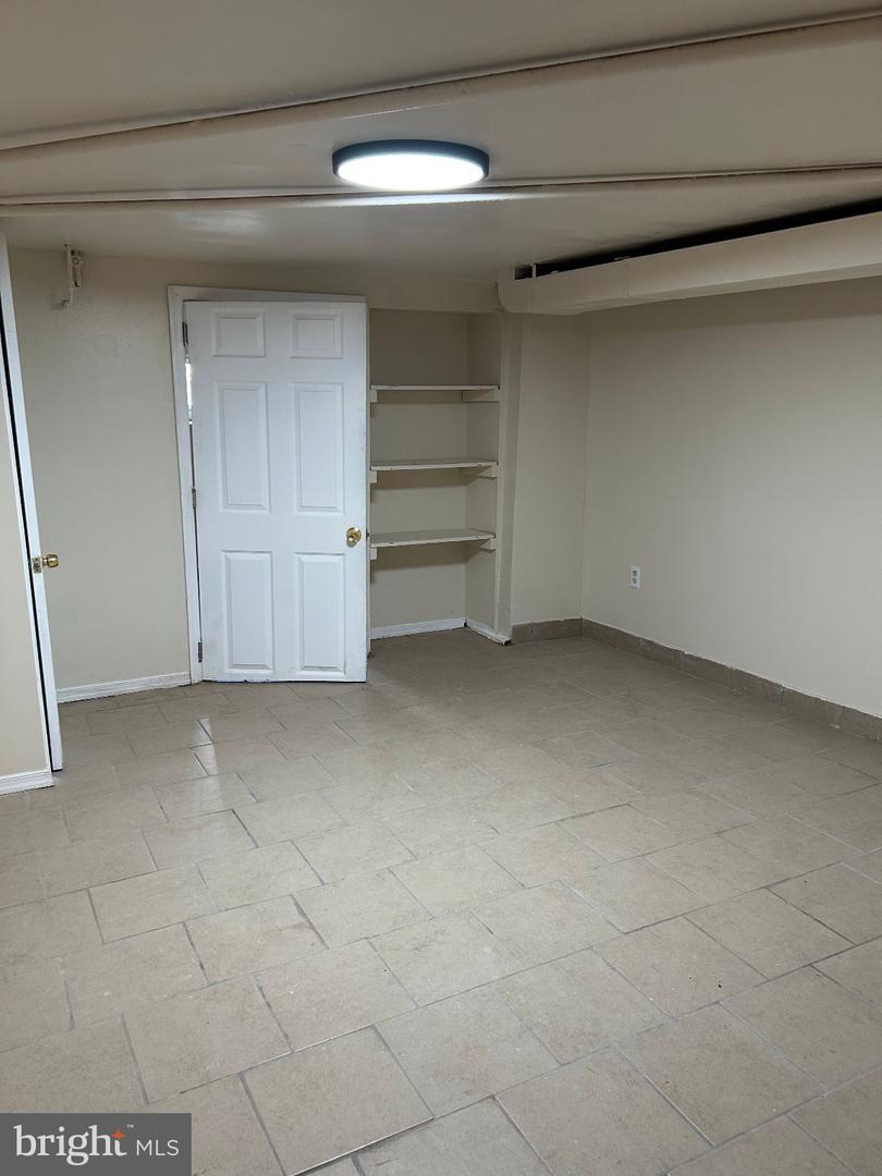 1130 S Peach St Property Photo 12