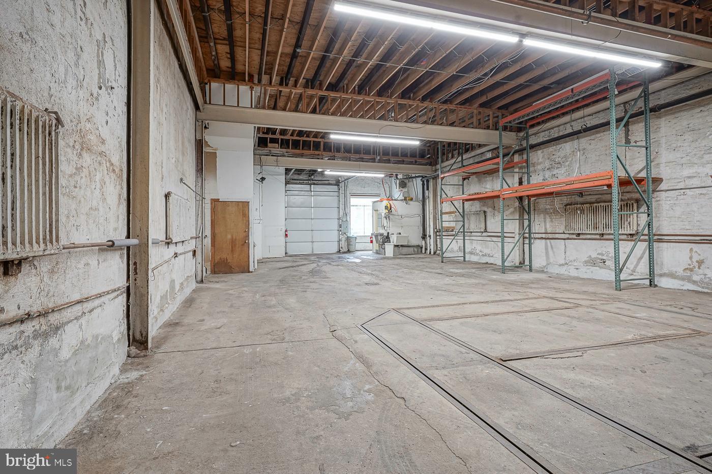 317 Dickinson St #warehouse Property Photo 2