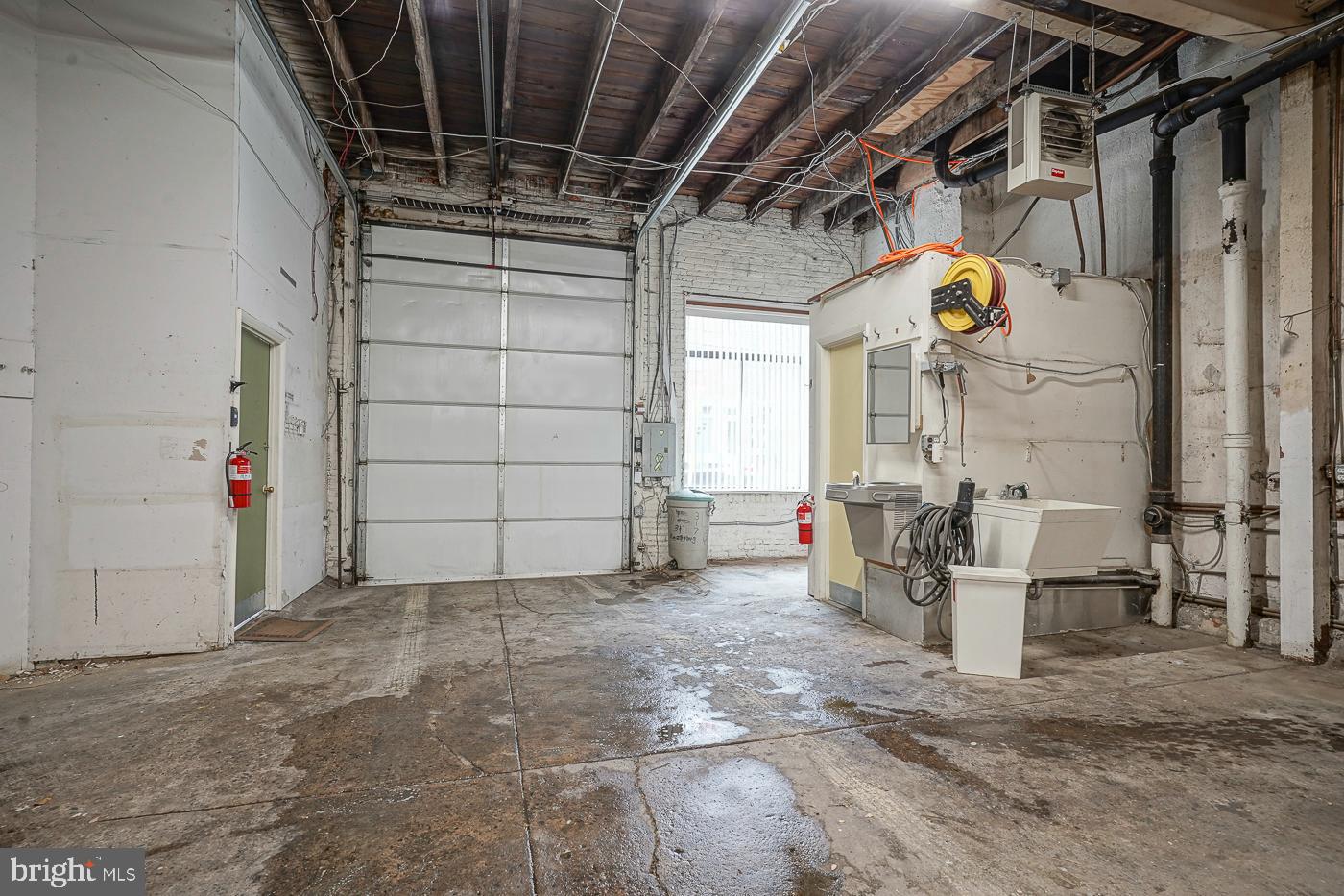 317 Dickinson St #warehouse Property Photo 6