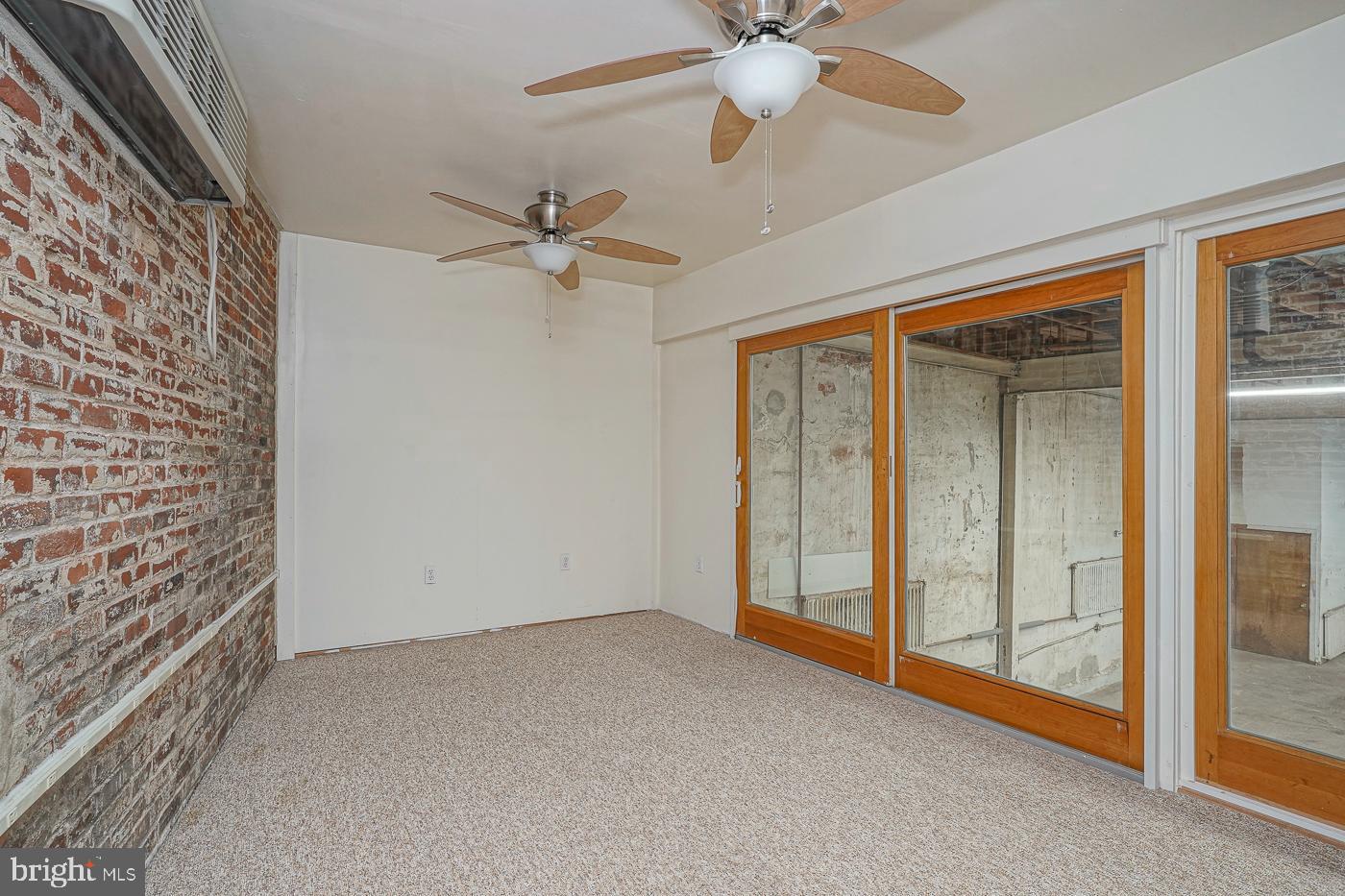 317 Dickinson St #warehouse Property Photo 7