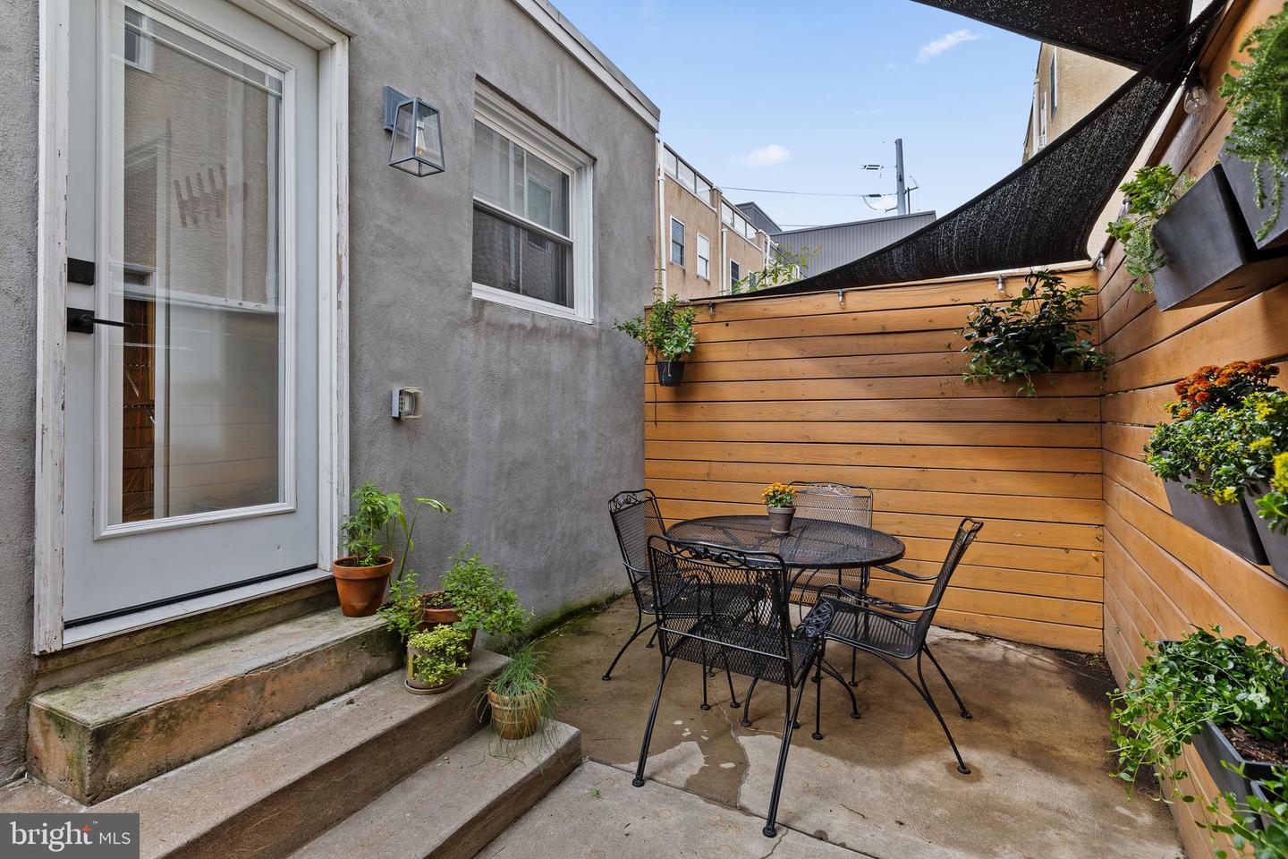 2609 Christian St Property Photo 17