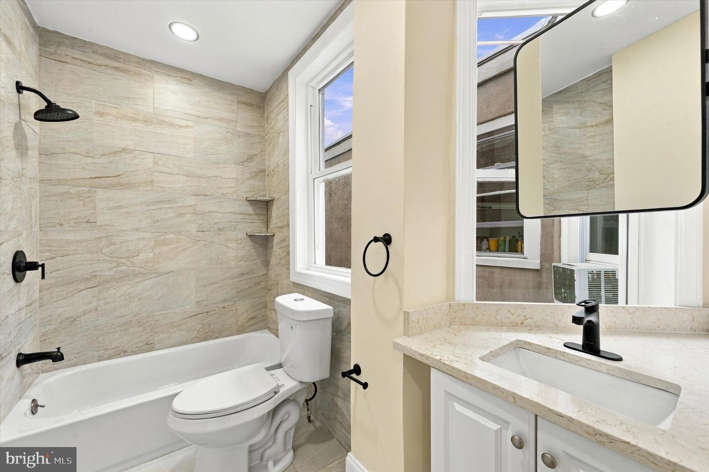 5050 Irving St Property Photo 10