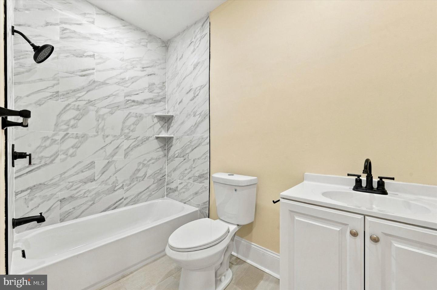 5050 Irving St Property Photo 12