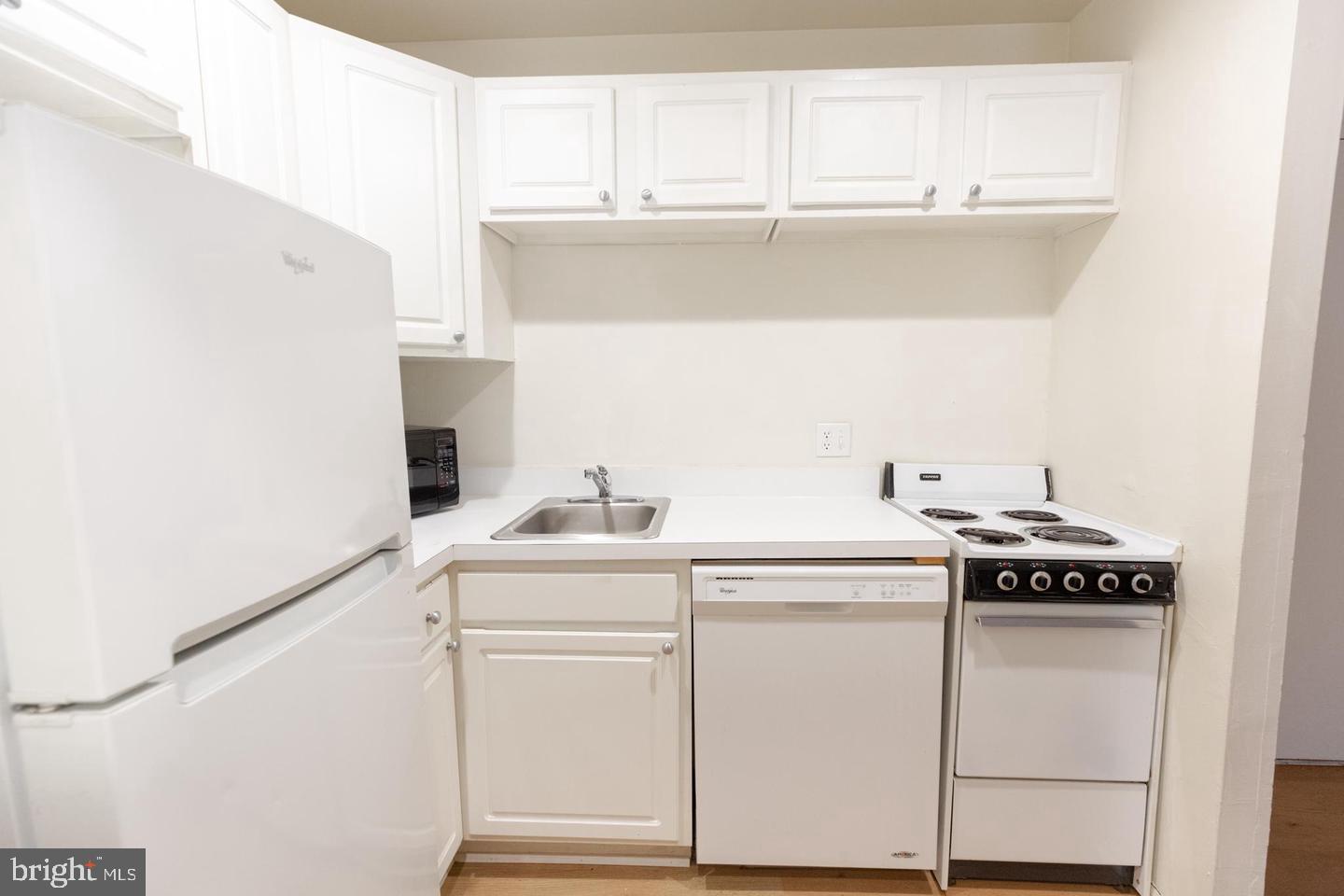 2311 Spruce St #204 Property Photo 6