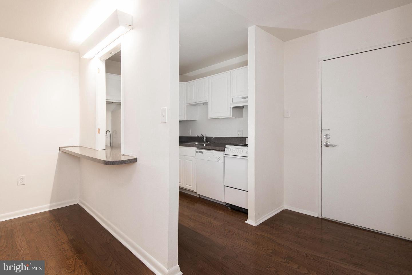 2311 Spruce St #202 Property Photo 4