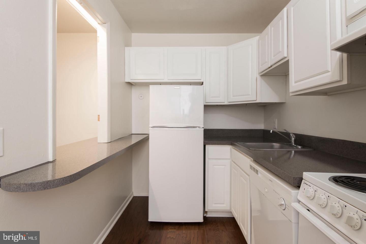 2311 Spruce St #202 Property Photo 6