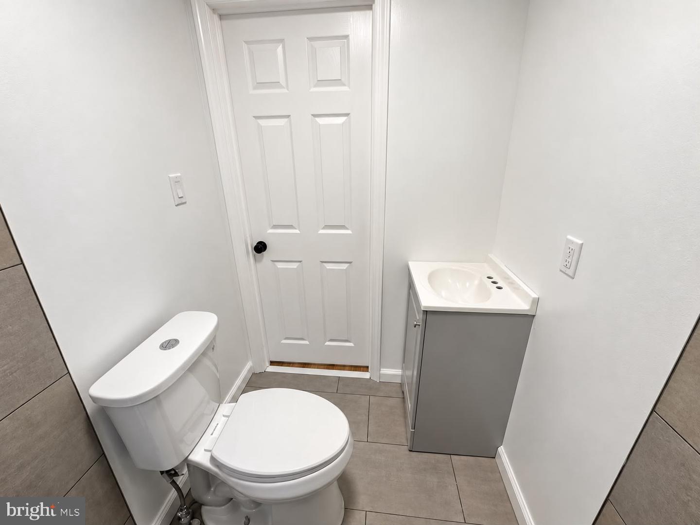 2022 W Ontario St #3 Property Photo 3