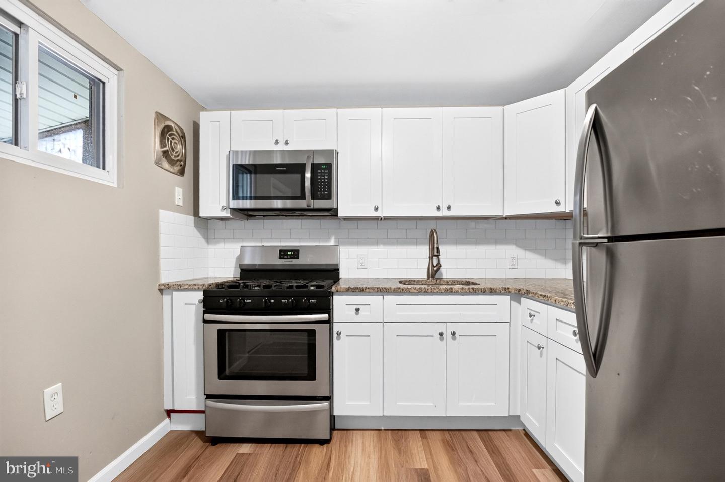3225 Gaul St Property Photo 6
