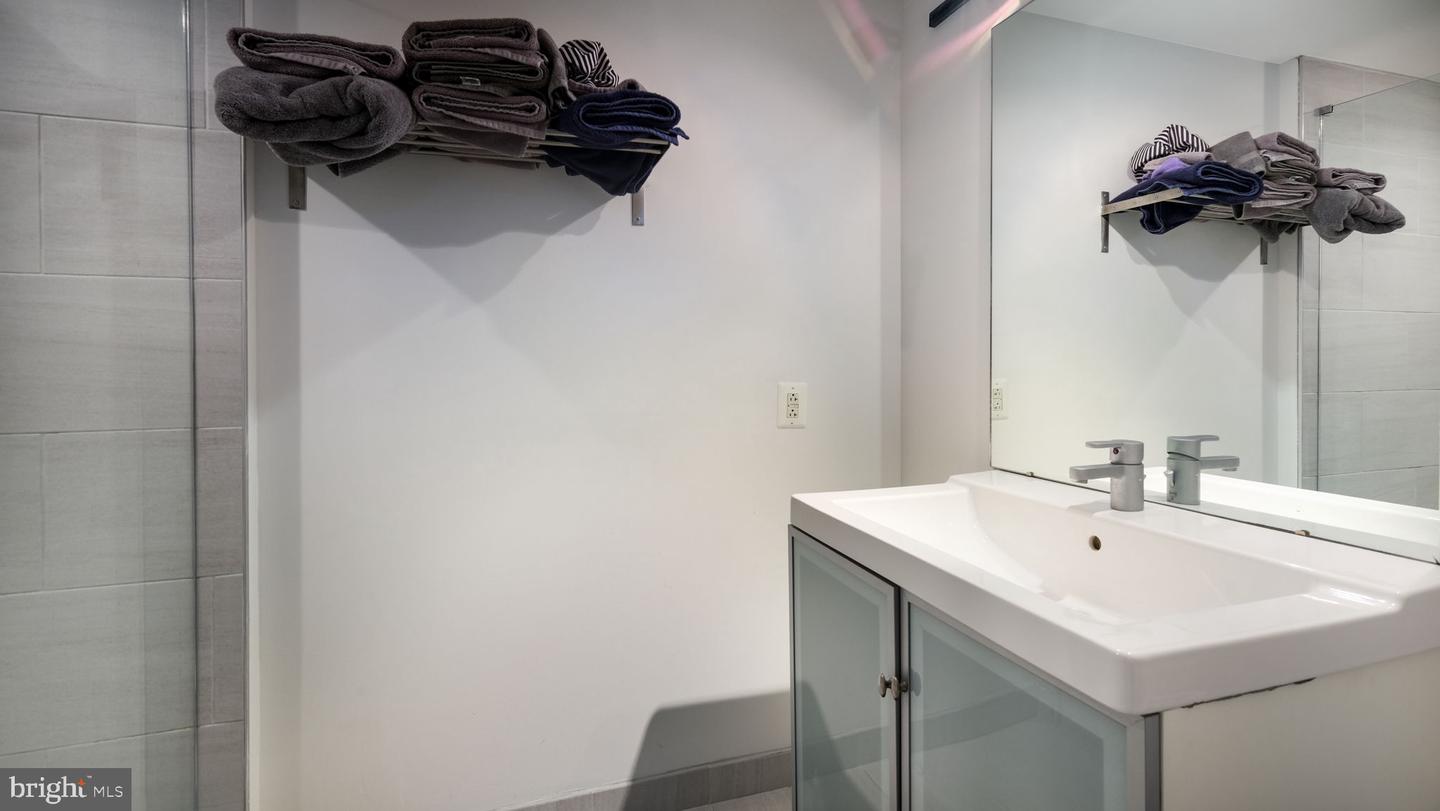 444 N 4th St #318 Property Photo 18