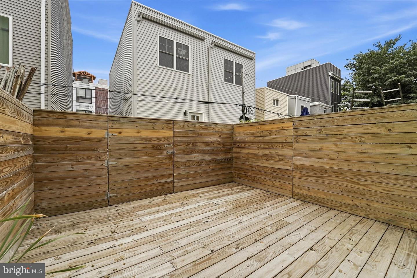 2027 Wilder St Property Photo 10