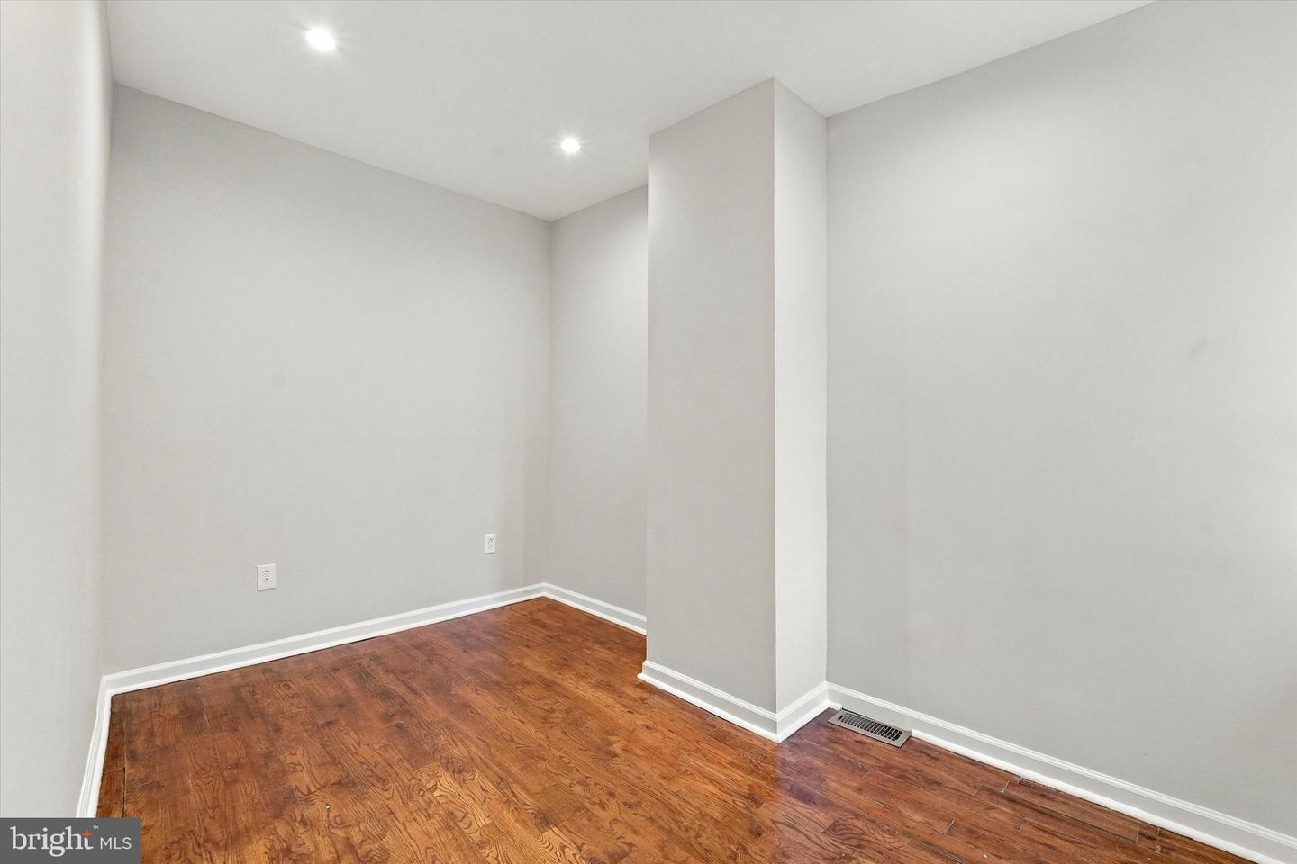 2027 Wilder St Property Photo 17