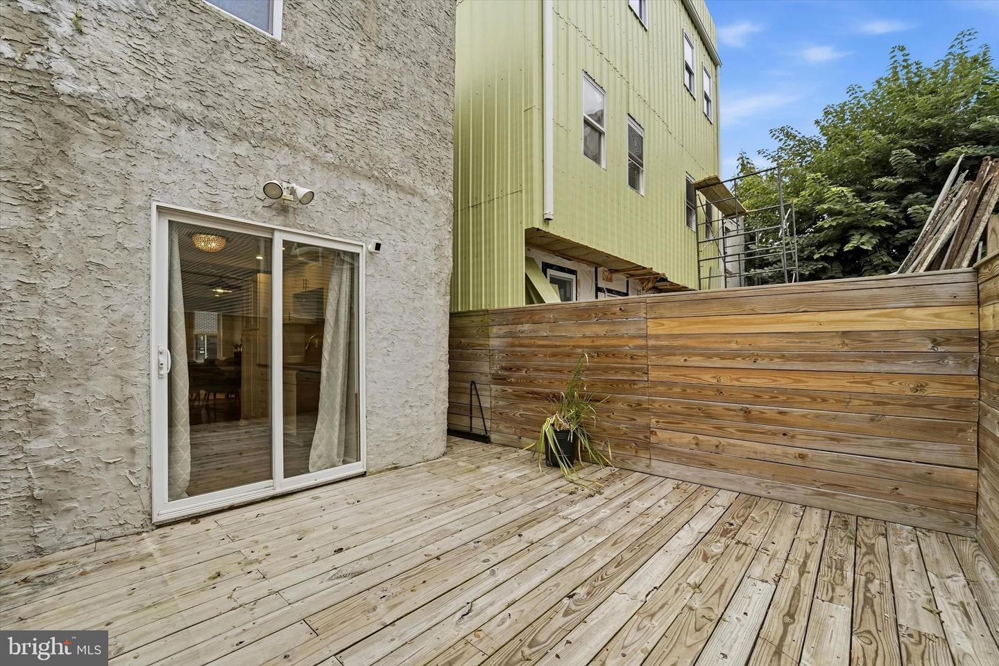 2027 Wilder St Property Photo 23