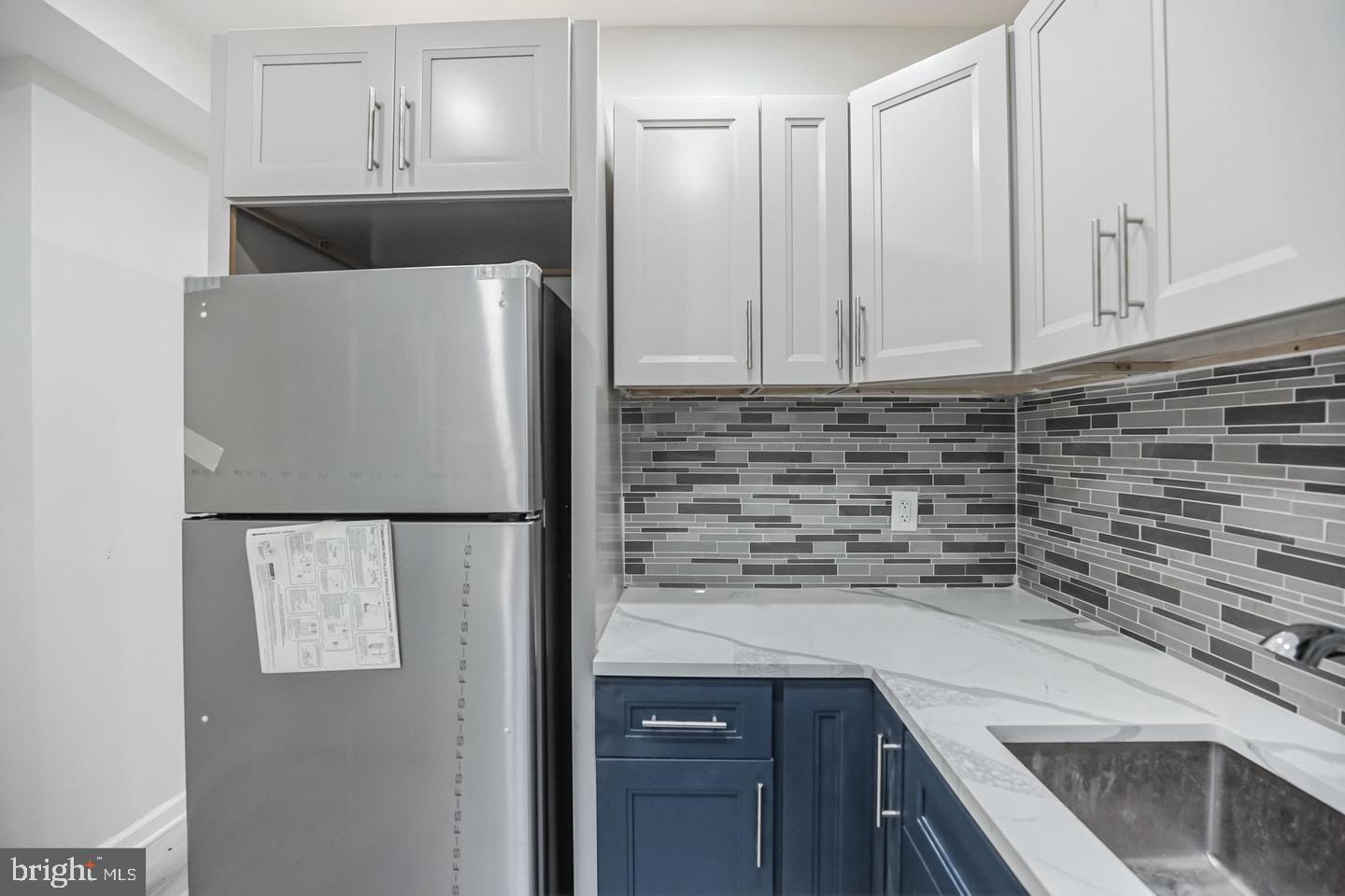 2864 N Leithgow St Property Photo 5