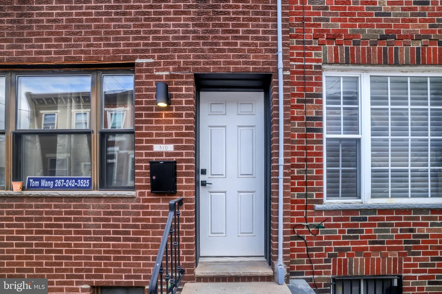810 WATKINS ST Property Photo 1