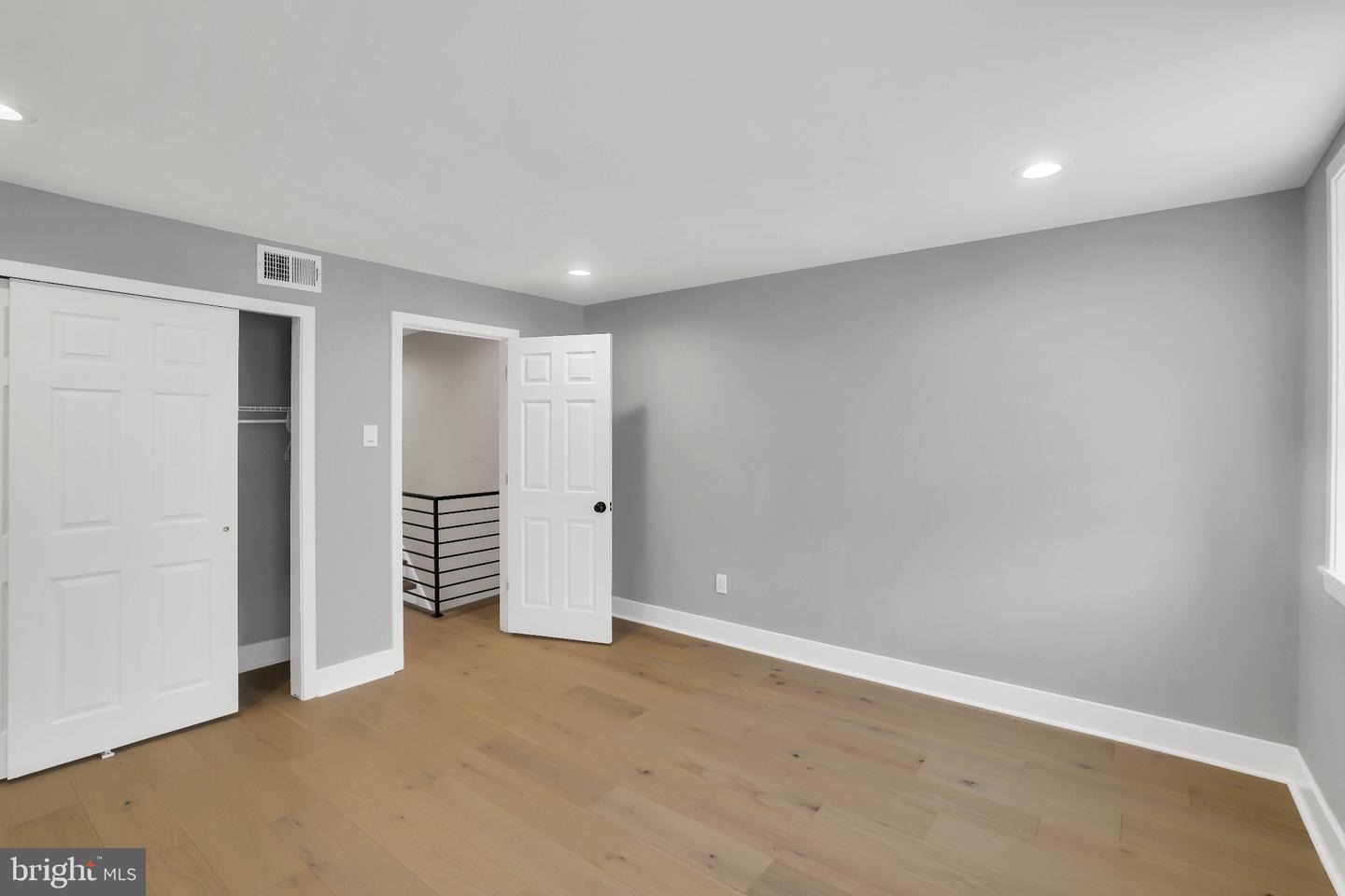 810 Watkins St Property Photo 6