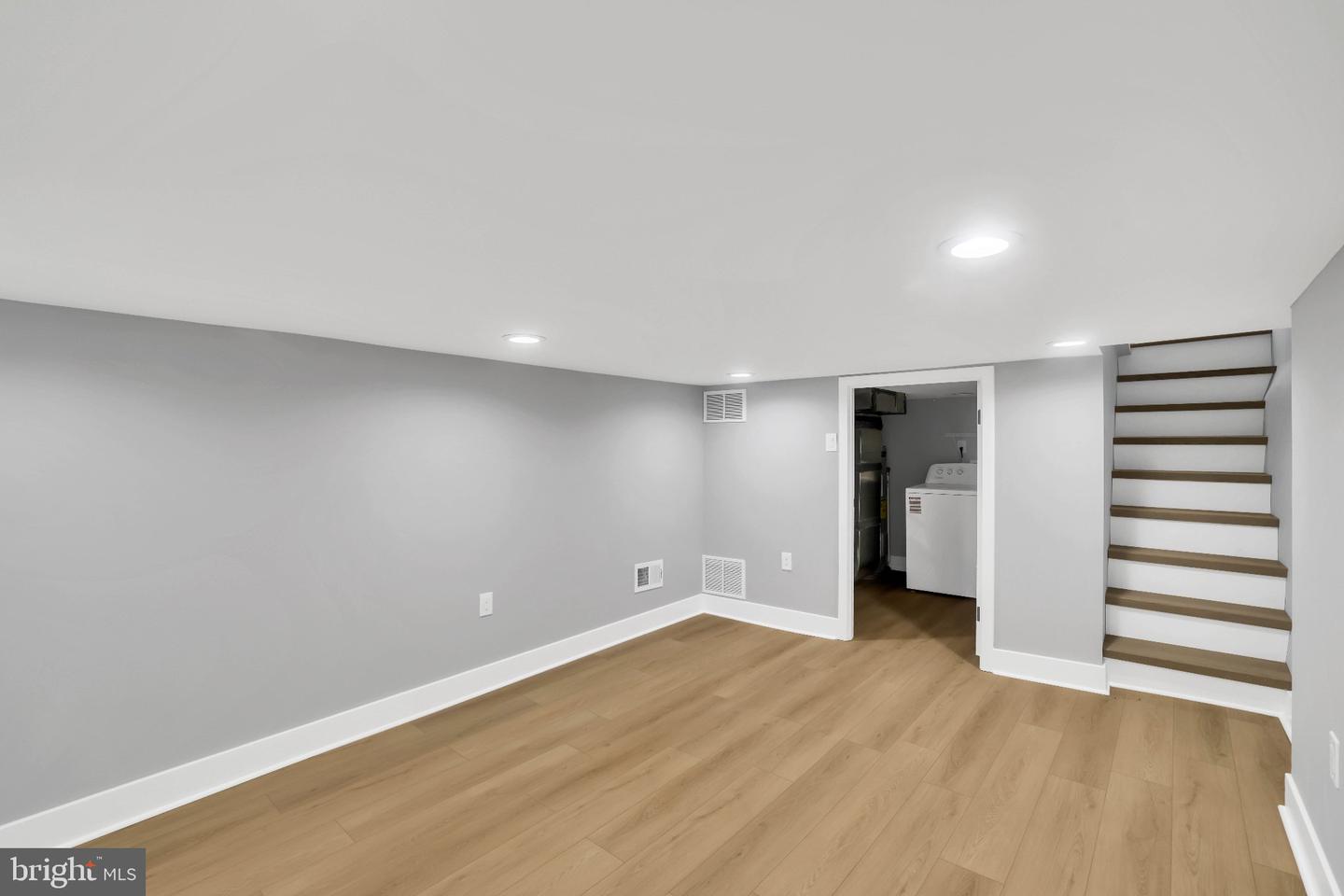 810 Watkins St Property Photo 9