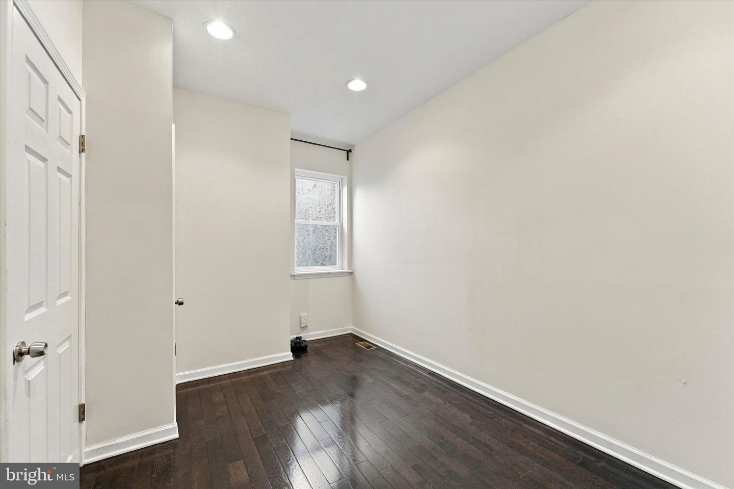 2066 Emily St Property Photo 38