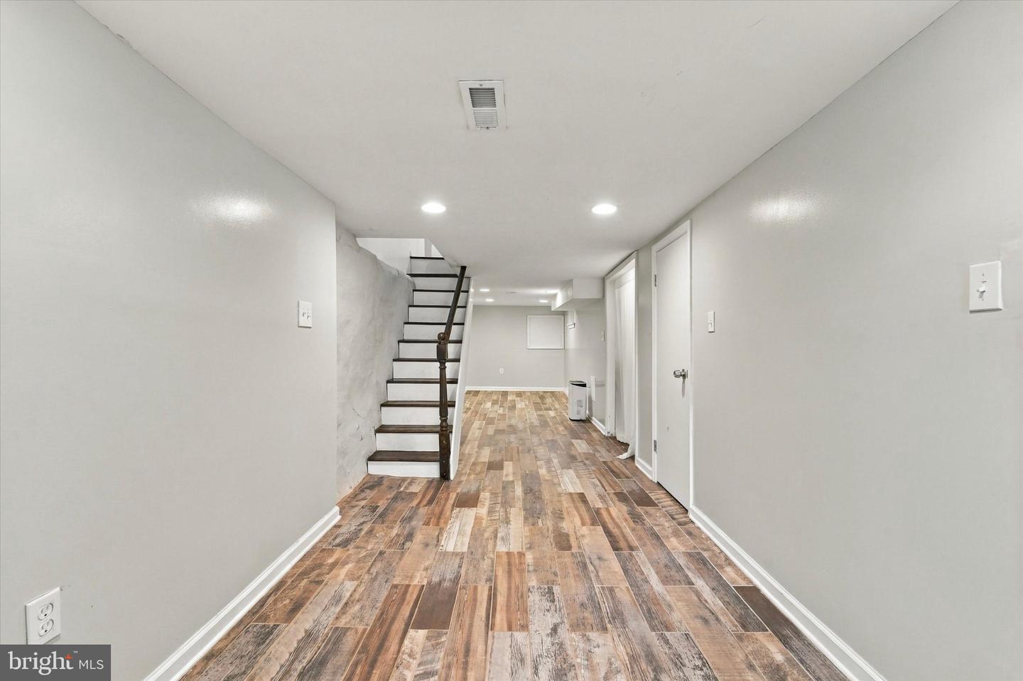 2066 Emily St Property Photo 47