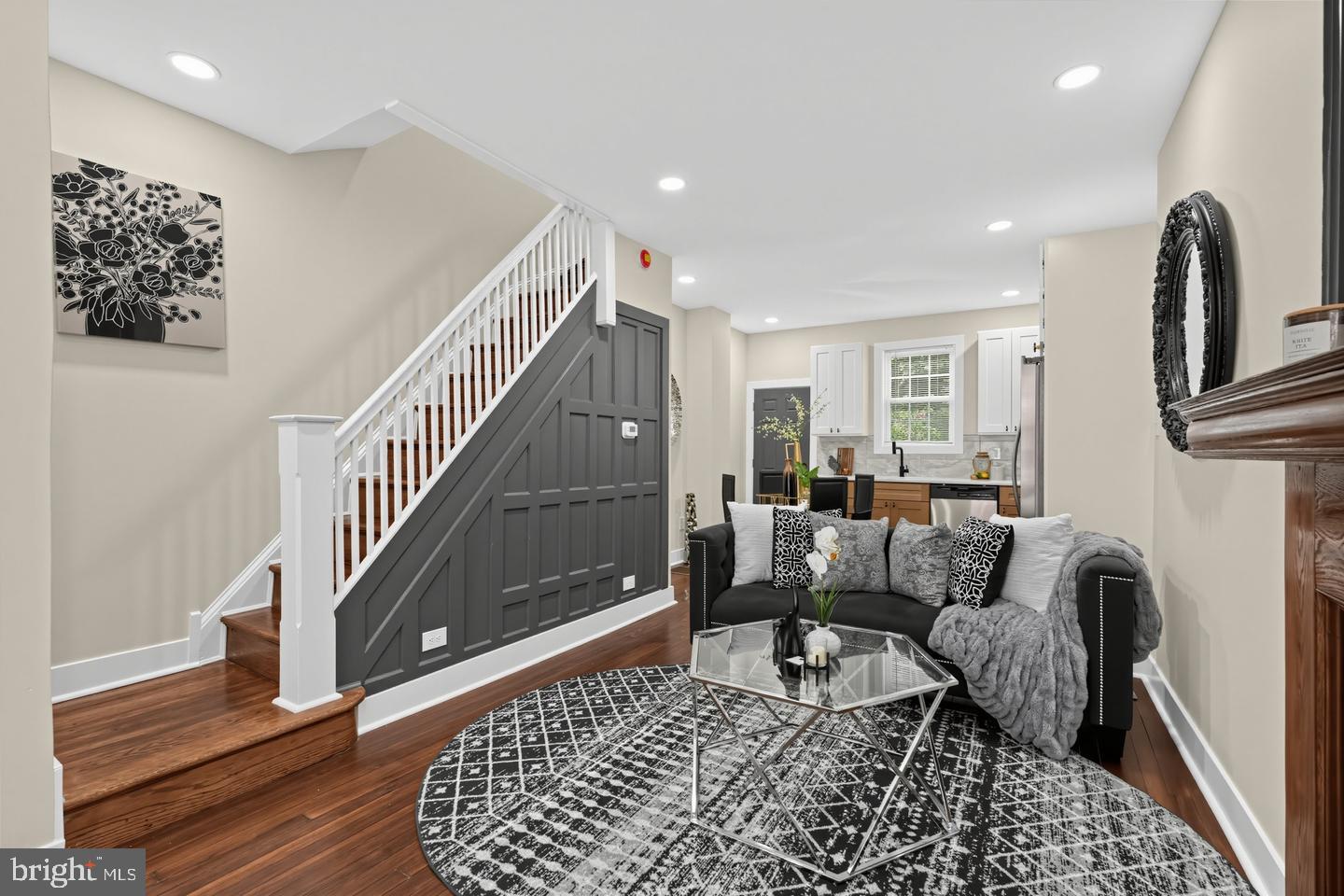 24 W Duval St Property Photo 5