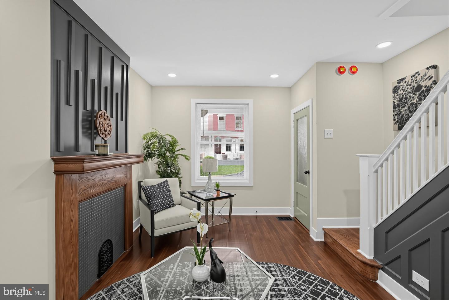 24 W Duval St Property Photo 8