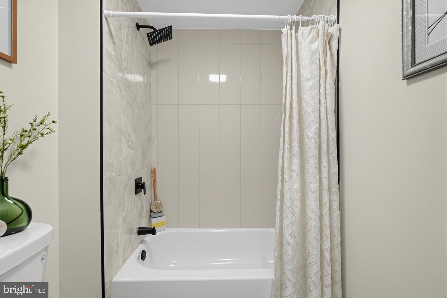 24 W Duval St Property Photo 19